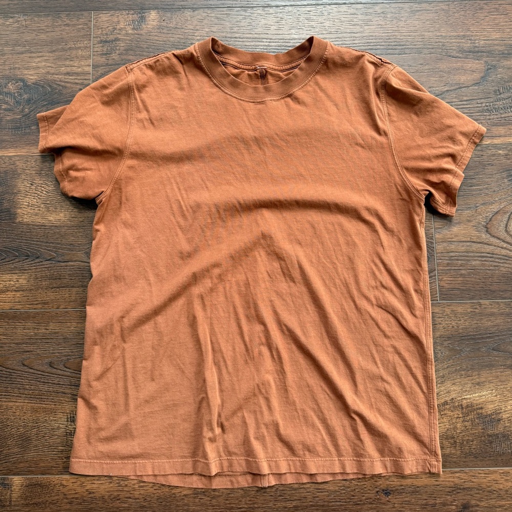 lululemon athletica Women's Rust Short Sleeve Tee